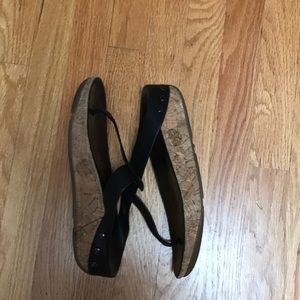 Fit flops.  Super comfy and fashionable sandals